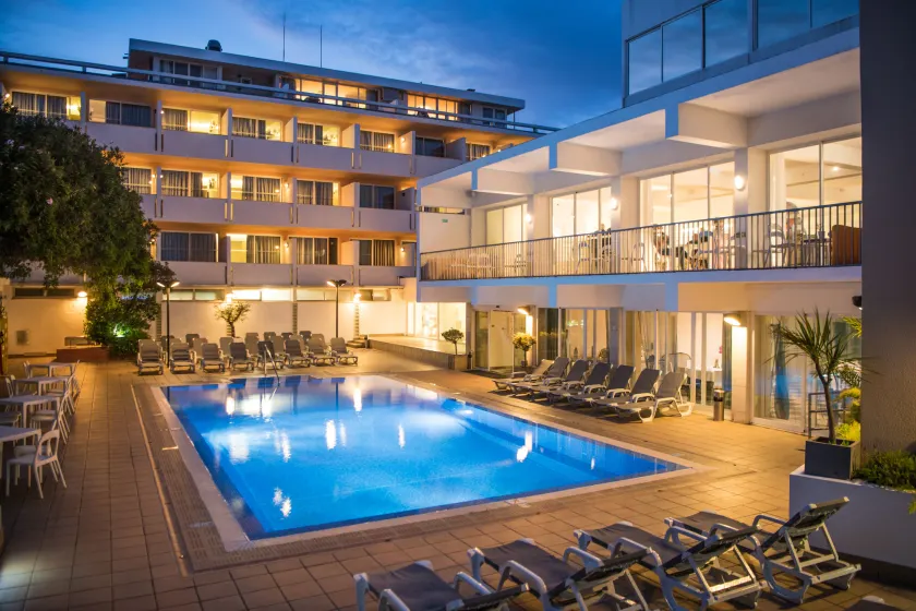 Hotel Londres Estoril / Cascais - Image 1