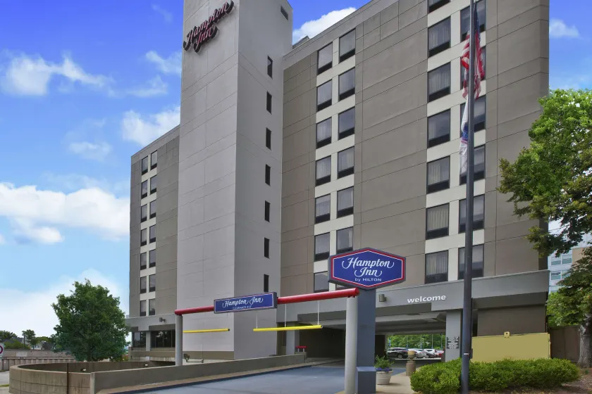 Hampton Inn Pittsburgh University/Medical Center - Image 1