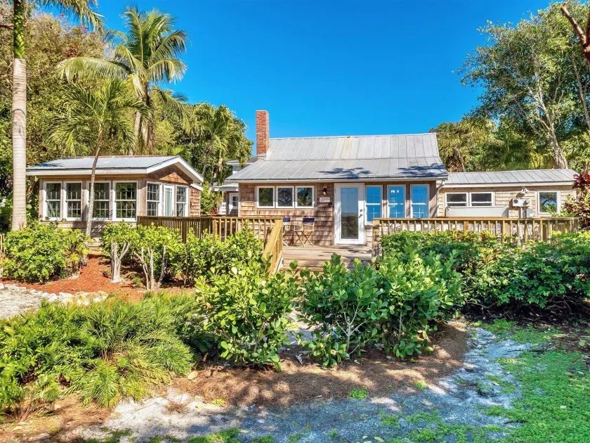 Captiva Charm - Image 1