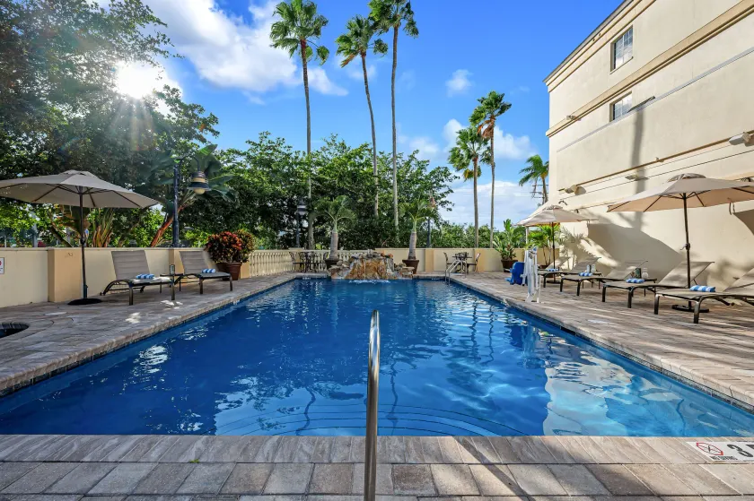Bayfront Inn 5th Avenue - Image 1