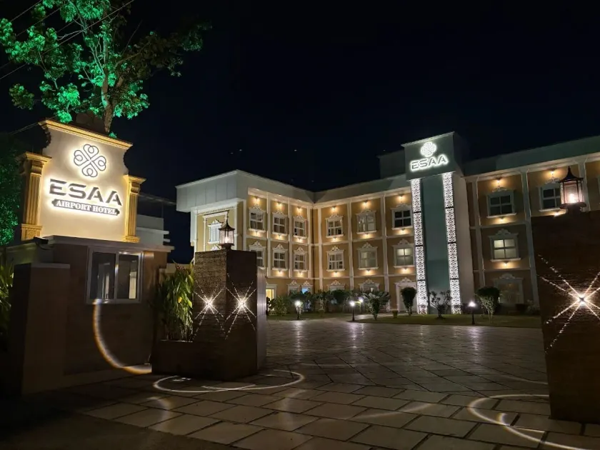 ESAA Airport Hotel - Image 1