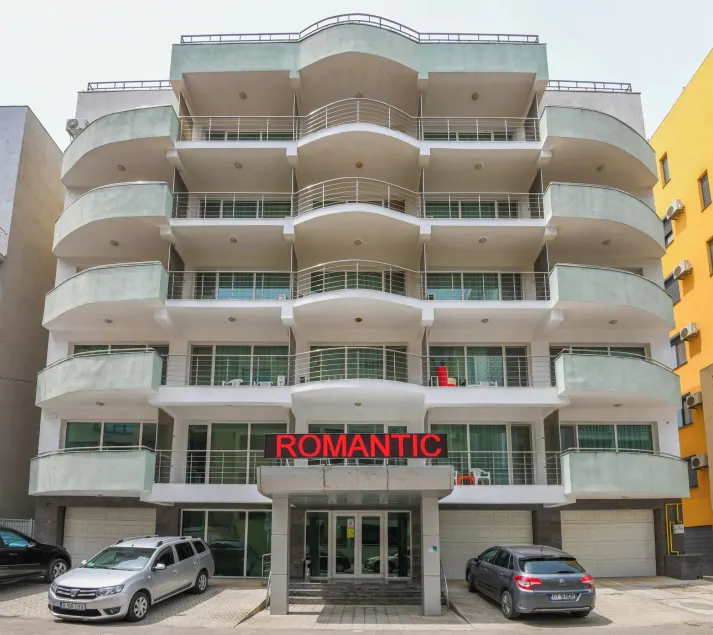 Hotel Romantic - Image 1