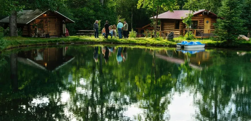 Hope Alaska's Bear Creek Lodge - Image 1