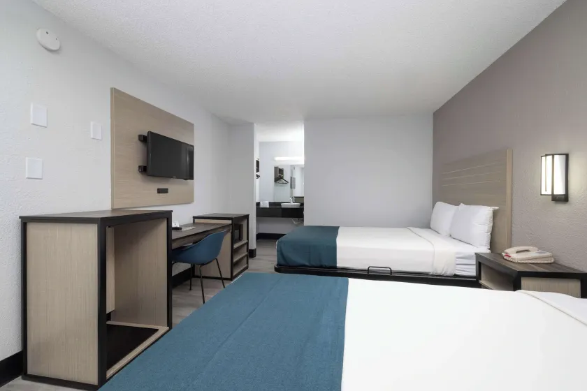 Motel 6-Tempe, AZ - Broadway - ASU - Image 1