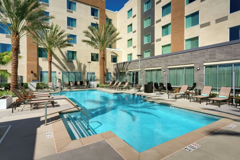 Courtyard by Marriott Los Angeles LAX/Hawthorne - Image 1