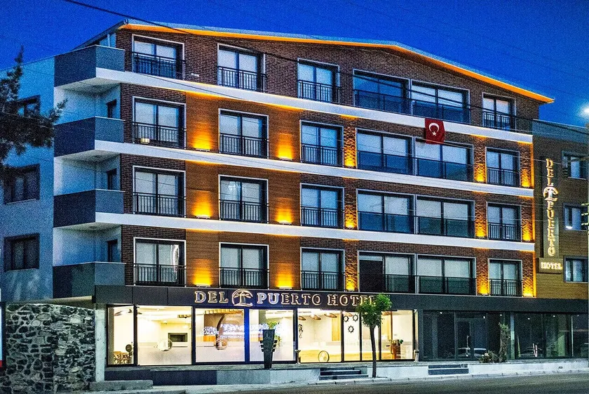 Del Puerto Hotel - Image 1
