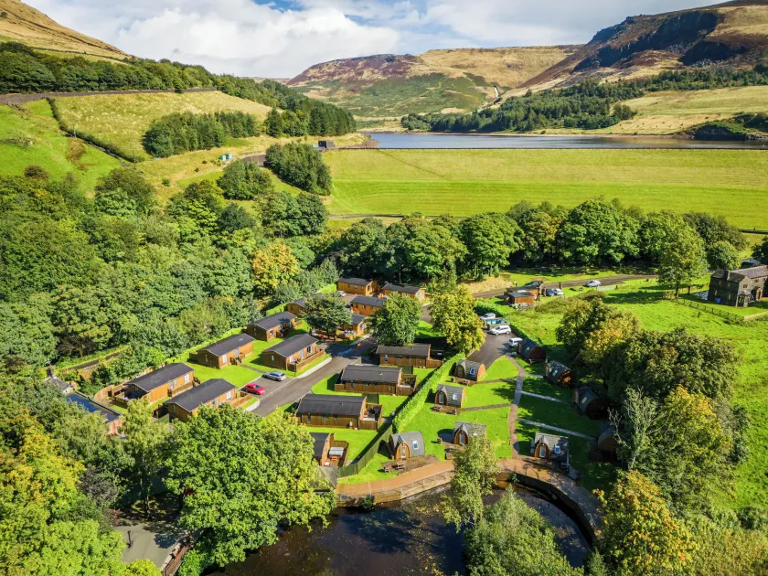 Dovestone Secluded Luxury Lodges - Pets Welcome - Image 1