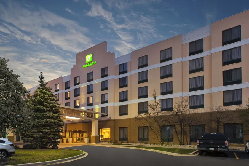 Holiday Inn & Suites Bolingbrook by IHG - Image 1