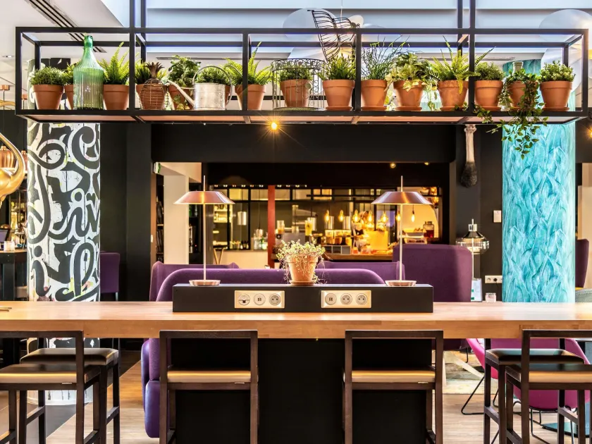 Novotel Lyon Bron - Image 1