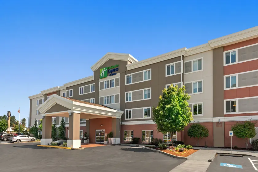 Holiday Inn Express and Suites Sumner by IHG - Image 1