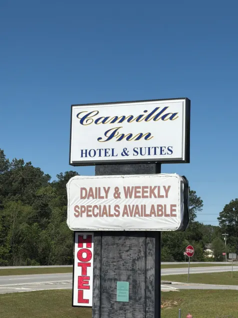 Camilla Inn & Suites - Image 1