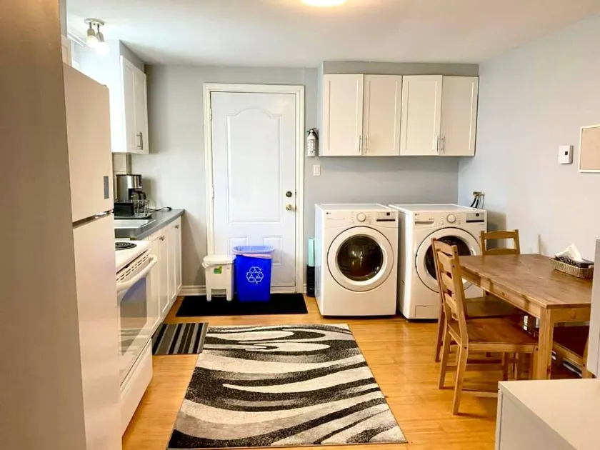Comfortable 2-Bedroom Apartment in Laval, 2 Parking Spaces, Optional Car Ren - Image 1