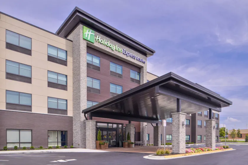 Holiday Inn Express & Suites - Olathe West by IHG - Image 1