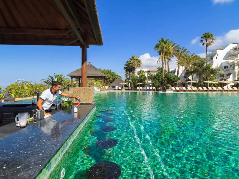 Regency Country Club, Apartments Suites - Image 1