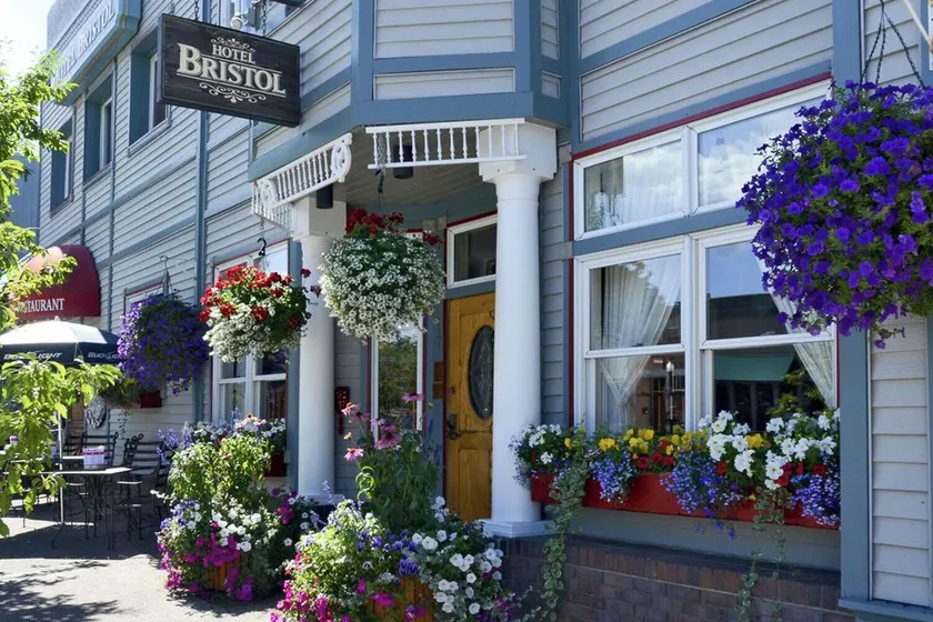 Hotel Bristol - Image 1