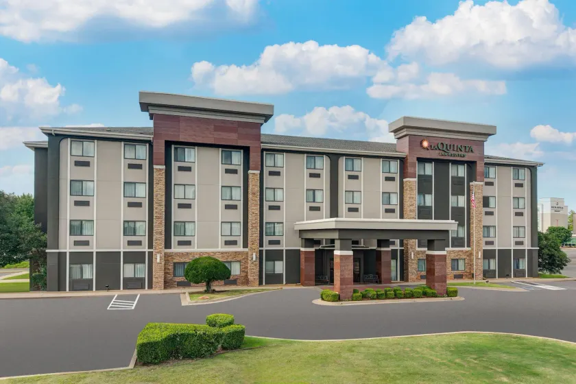La Quinta by Wyndham Midwest City - Tinker AFB - Image 1