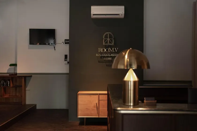 Room V Jalan Sultanah By SECOM - Image 1