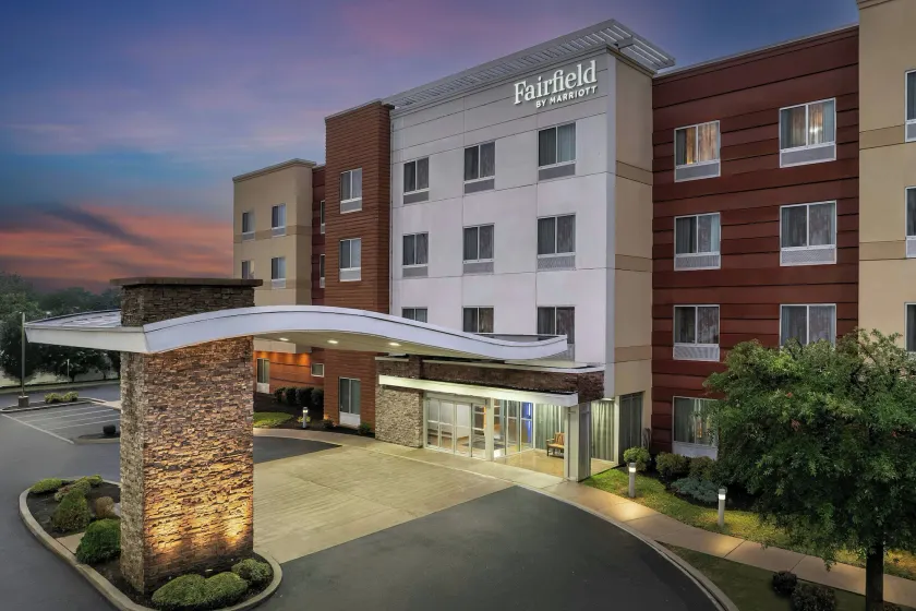 Fairfield Inn & Suites by Marriott New Castle - Image 1