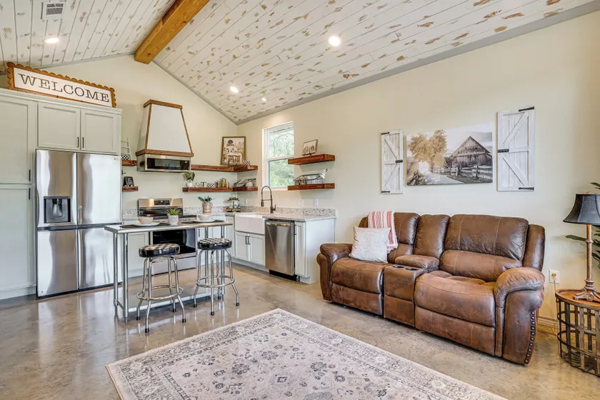 Recently Built Cabin w/ Pavilion in Granbury! - Image 1