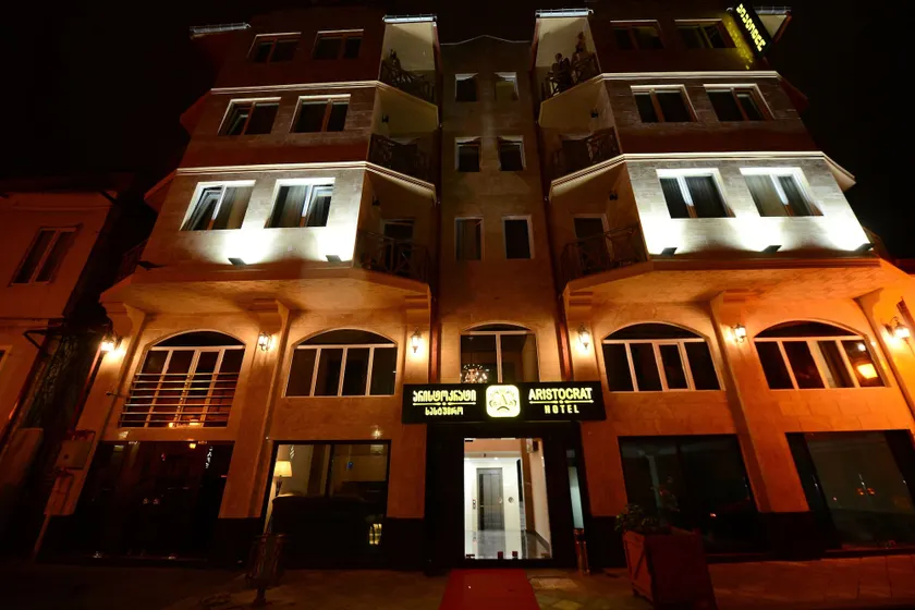 Hotel Aristocrat Batumi - Image 1