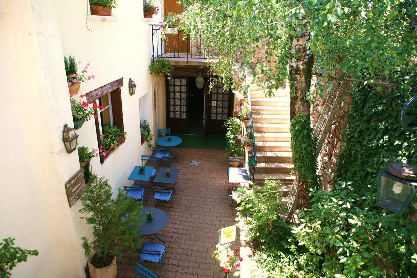 Hotel de Bourgogne - Image 1