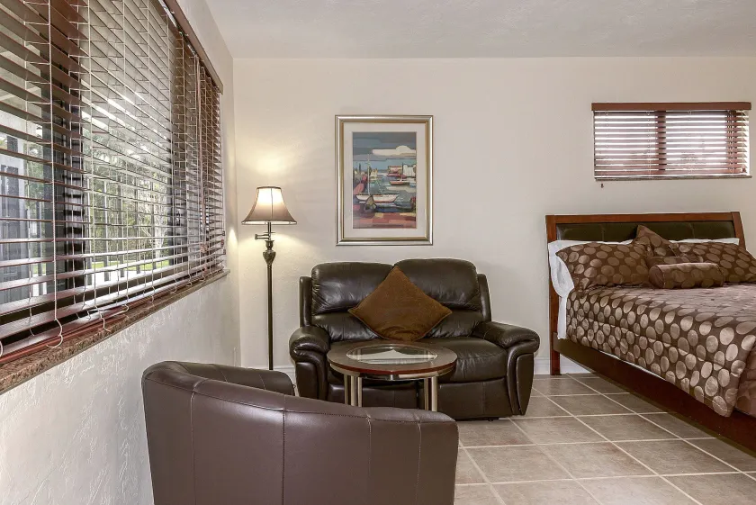 Shell Studios Hallandale Beach - Image 1