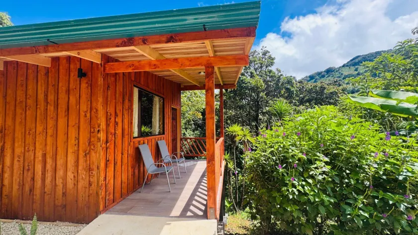 El Toucanet Lodge & Restaurante - Image 1