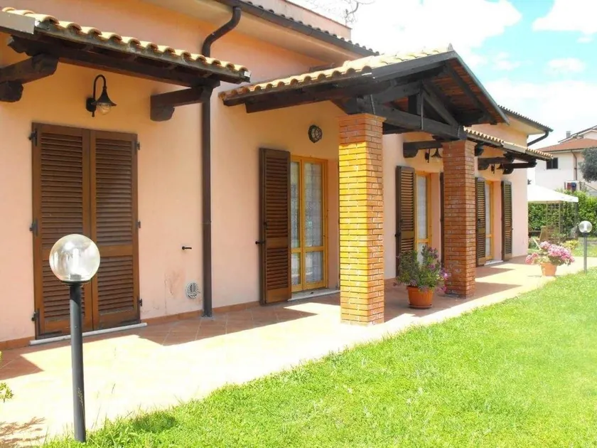 Villa Etruria Guest House - Image 1