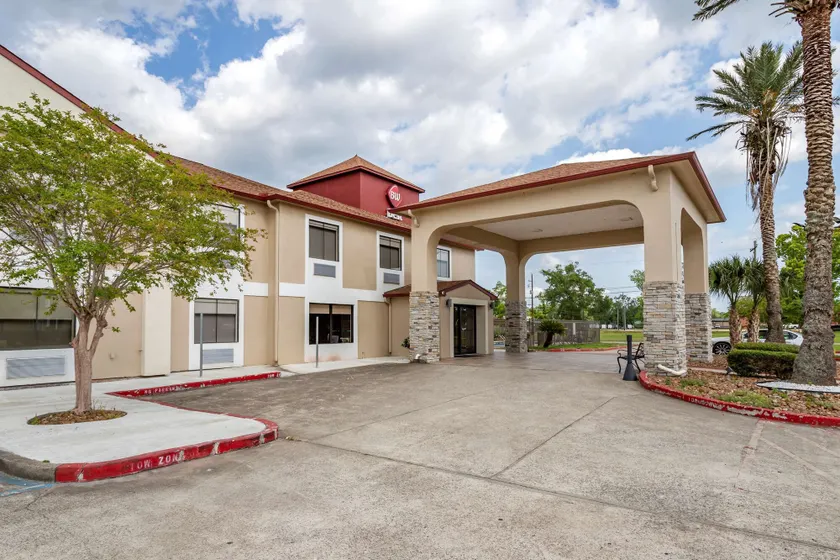 Best Western Plus Orange County - Image 1