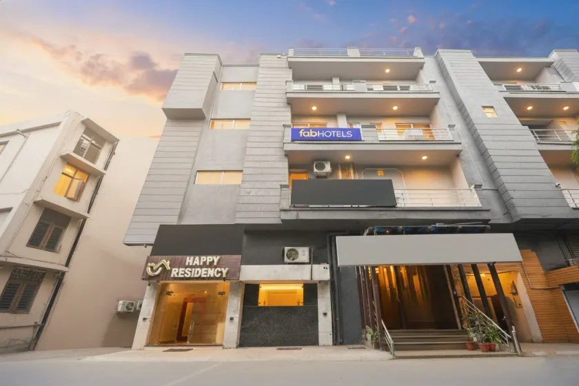 Fabhotel Happy Residency - Image 1