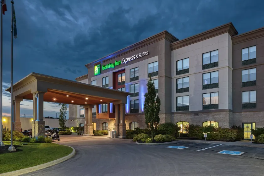 Holiday Inn Express & Suites - Belleville by IHG - Image 1