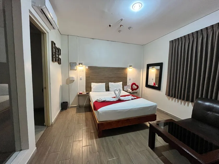Motel Puerta del Cielo - Image 1
