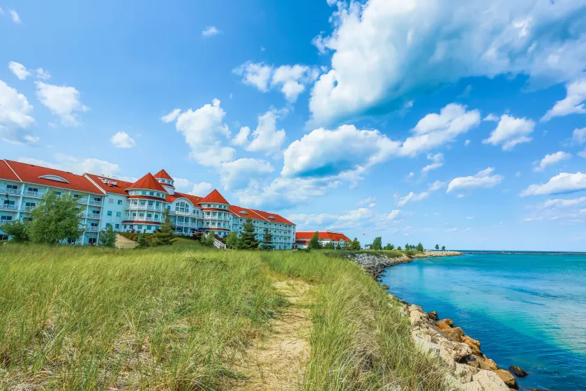 Blue Harbor Resort and Conference Center - Image 1