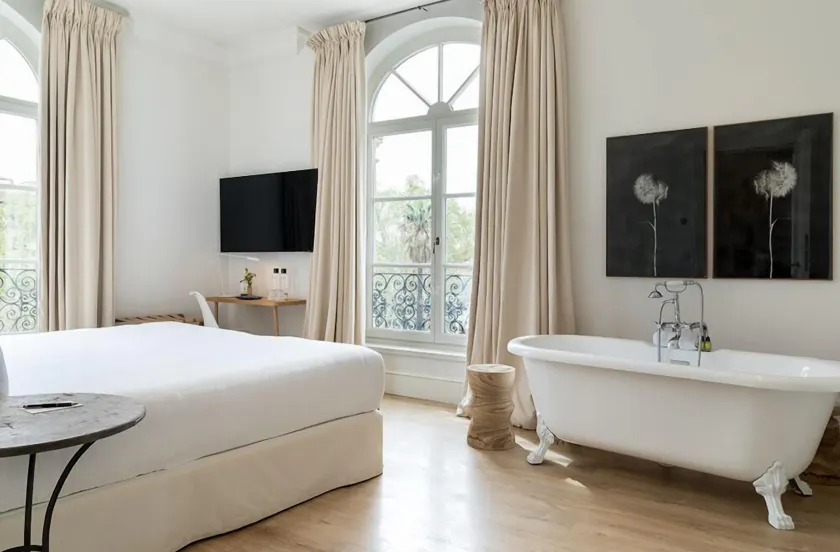 Hotel Tayko Sevilla - Image 1
