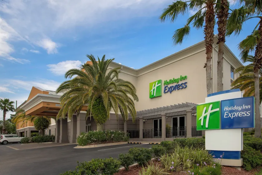 Holiday Inn Express Jacksonville Beach by IHG - Image 1