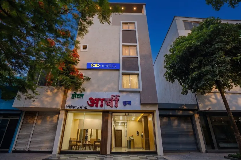 FabHotel Aarvi Inn - Image 1