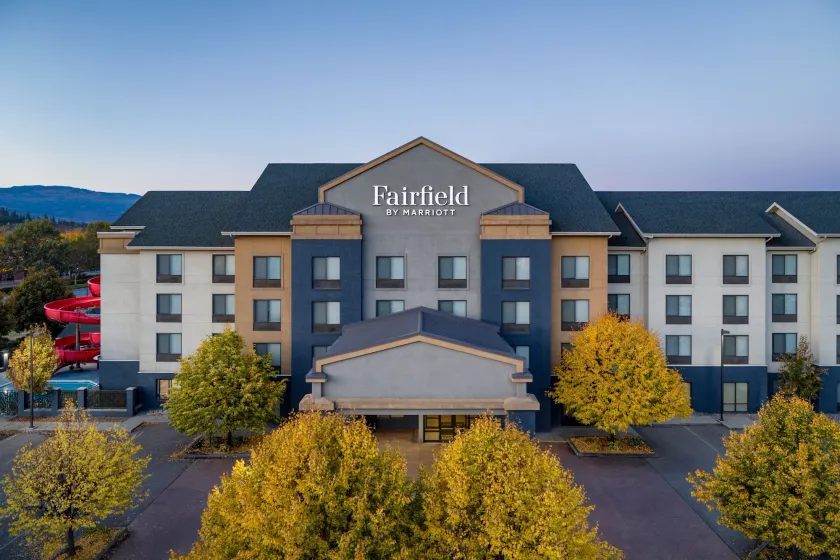 Fairfield Inn & Suites by Marriott Kelowna - Image 1