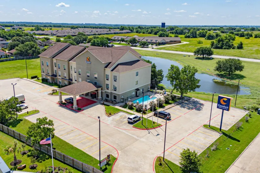 Comfort Inn & Suites Navasota - Image 1
