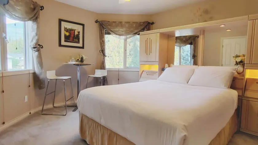 Cornerstone Bed and Breakfast - Image 1