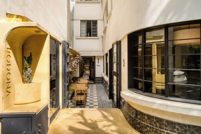 Rodona Hotel - Image 1