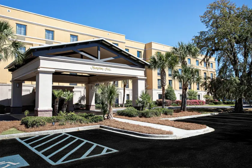 Hampton Inn Charleston - Daniel Island - Image 1