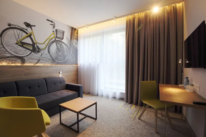 Active Hotel - Image 1