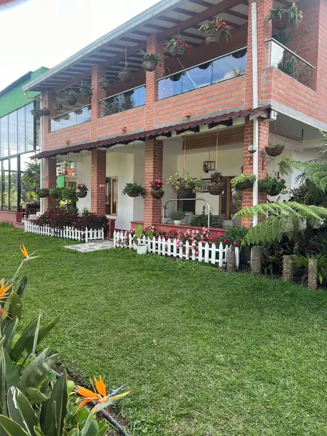 Finca Hotel 12 Palmas- Aeropuerto JMC - Image 1