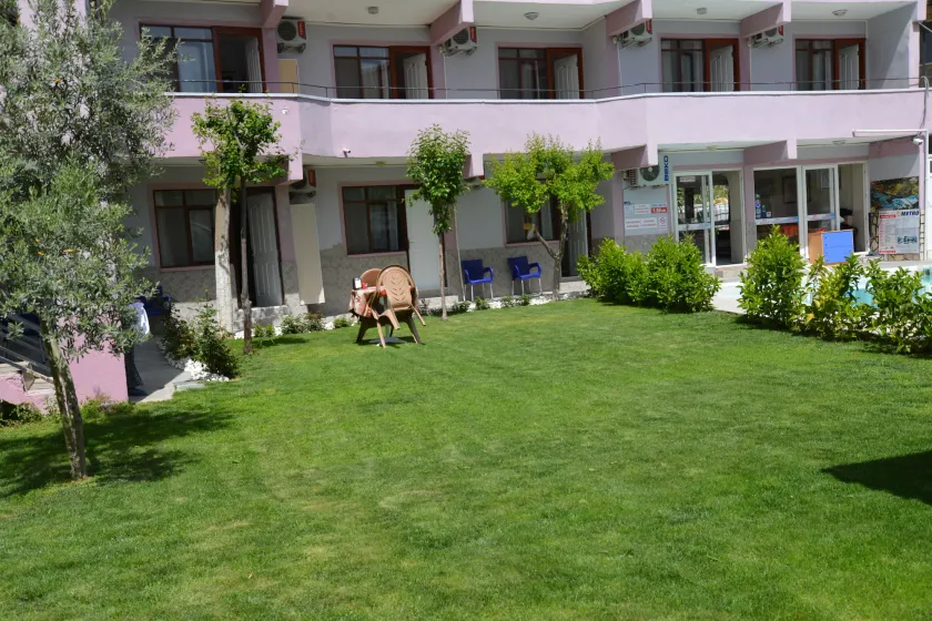 Sunrise Aya Hotel - Image 1
