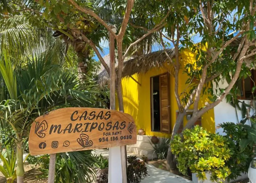 Casa Mariposa Beach Hotel - Image 1
