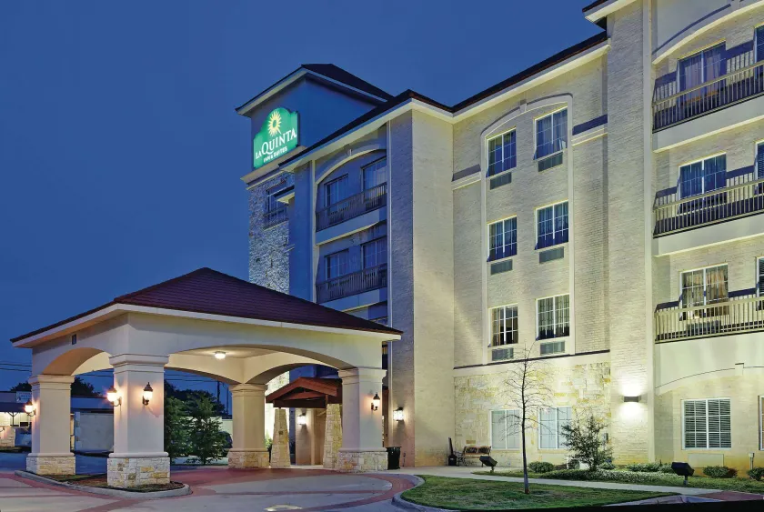 La Quinta by Wyndham DFW Airport West - Euless - Image 1