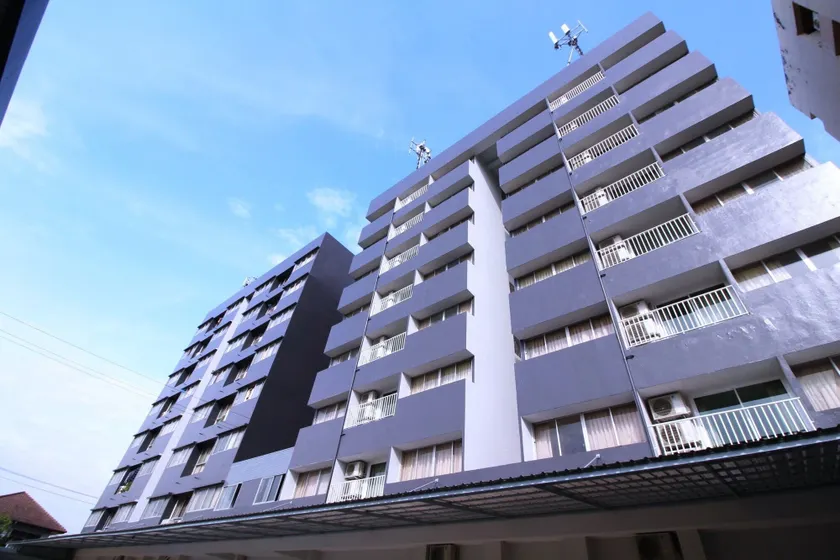 Lee Place Phatthanakan Condo - Image 1