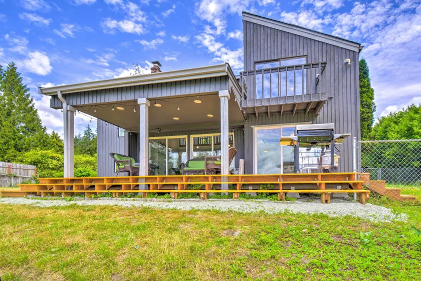 Stunning Hood Canal Getaway w/ Private Deck! - Image 1