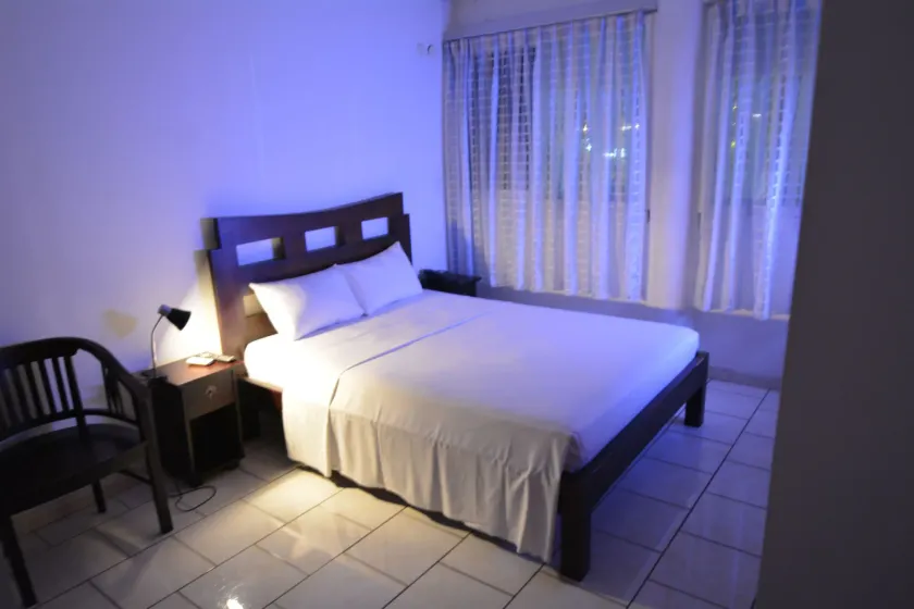 Bayfront Hotel - Image 1