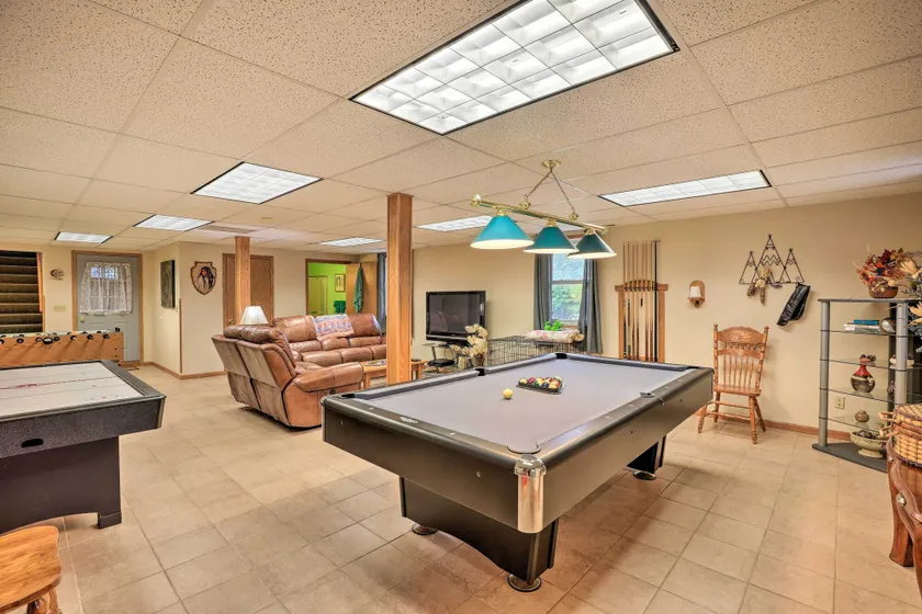 'eagles View' w/ Game Room - Walk to River! - Image 1